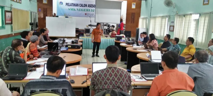 Pelatihan Metodologi Asesor di SMK Negeri 52 Jakarta