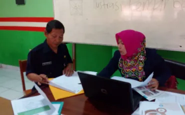 Photo Supervisi SMK Negeri 52 47 whatsapp_image_2018_10_09_at_08_50_35