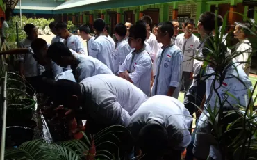 Photo Sholat Jumat di SMK Negeri 52 15 whatsapp_image_2018_10_12_at_11_50_45