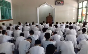 Photo Sholat Jumat di SMK Negeri 52 19 whatsapp_image_2018_10_12_at_11_54_25