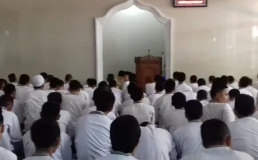 Photo Sholat Jumat di SMK Negeri 52 8 whatsapp_image_2018_10_12_at_12_25_39