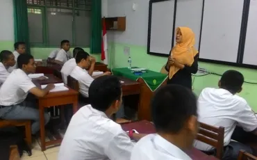 Photo Kegiatan Pendalaman Materi UN Kelas XII Tahun 2018 2 whatsapp_image_2018_10_15_at_15_50_06