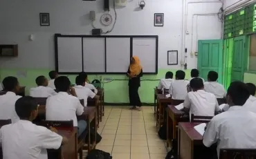 Photo Kegiatan Pendalaman Materi UN Kelas XII Tahun 2018 3 whatsapp_image_2018_10_15_at_15_50_09