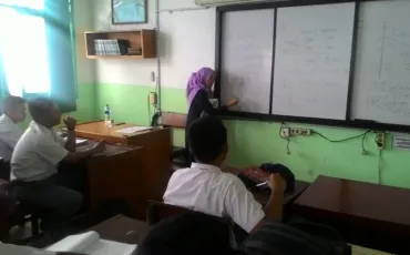 Photo Kegiatan Pendalaman Materi UN Kelas XII Tahun 2018 9 whatsapp_image_2018_10_15_at_15_56_28