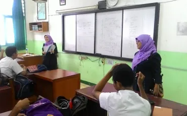 Photo Kegiatan Pendalaman Materi UN Kelas XII Tahun 2018 11 whatsapp_image_2018_10_15_at_15_57_40