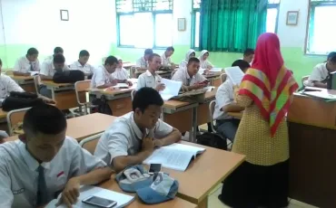 Photo Kegiatan Pendalaman Materi UN Kelas XII Tahun 2018 14 whatsapp_image_2018_10_15_at_16_02_15