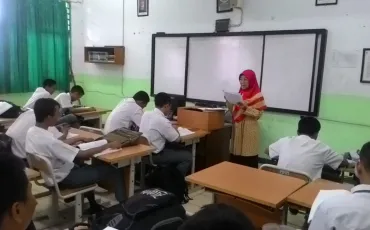 Photo Kegiatan Pendalaman Materi UN Kelas XII Tahun 2018 15 whatsapp_image_2018_10_15_at_16_02_18