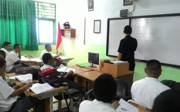 Photo Kegiatan Pendalaman Materi UN Kelas XII Tahun 2018 16 whatsapp_image_2018_10_15_at_16_04_17