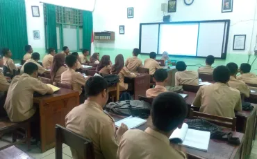 Photo Kegiatan Pendalaman Materi UN Kelas XII Tahun 2018 22 whatsapp_image_2018_10_17_at_16_05_12