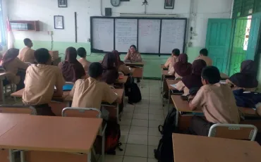 Photo Kegiatan Pendalaman Materi UN Kelas XII Tahun 2018 27 whatsapp_image_2018_10_17_at_16_08_24