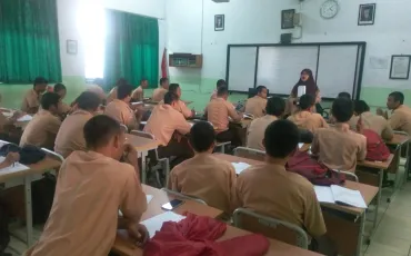 Photo Kegiatan Pendalaman Materi UN Kelas XII Tahun 2018 28 whatsapp_image_2018_10_17_at_16_11_36