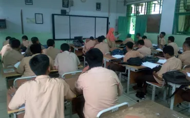 Photo Kegiatan Pendalaman Materi UN Kelas XII Tahun 2018 32 whatsapp_image_2018_10_17_at_16_13_55