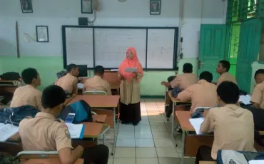 Photo Kegiatan Pendalaman Materi UN Kelas XII Tahun 2018 33 whatsapp_image_2018_10_17_at_16_13_56