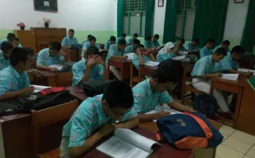 Photo Kegiatan Pendalaman Materi UN Kelas XII Tahun 2018 34 whatsapp_image_2018_10_18_at_15_38_58