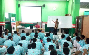 Photo Kegiatan Pendalaman Materi UN Kelas XII Tahun 2018 44 whatsapp_image_2018_10_18_at_15_52_13