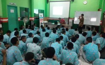 Photo Kegiatan Pendalaman Materi UN Kelas XII Tahun 2018 45 whatsapp_image_2018_10_18_at_15_52_15