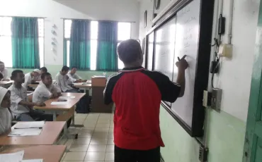 Photo Kegiatan Pendalaman Materi UN Kelas XII Tahun 2018 53 whatsapp_image_2018_11_02_at_06_01_38