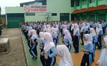 Photo Kegiatan Jumat Sehat SMK Negeri 52 Jakarta 2019 11 whatsapp_image_2019_02_15_at_06_52_34