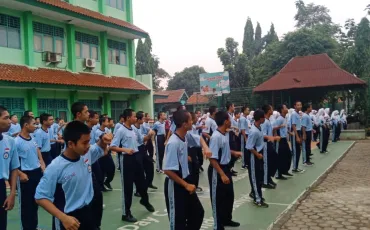 Photo Kegiatan Jumat Sehat SMK Negeri 52 Jakarta 2019 12 whatsapp_image_2019_02_15_at_06_52_48