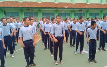 Photo Kegiatan Jumat Sehat SMK Negeri 52 Jakarta 2019 13 whatsapp_image_2019_02_15_at_06_53_06