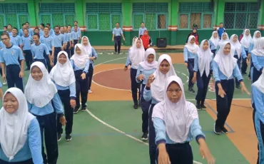 Photo Kegiatan Jumat Sehat SMK Negeri 52 Jakarta 2019 14 whatsapp_image_2019_02_15_at_06_53_19