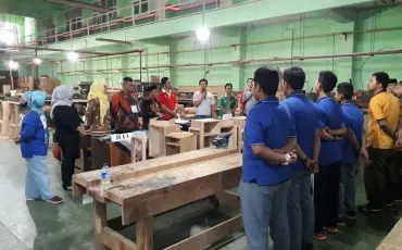 Photo LKS Teknik Furnitur dan Pemesinan Tingkat DKI Th. 2019 54 whatsapp_image_2019_02_28_at_17_39_42