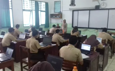 Photo USBN SMKN 52 Jakarta Th. 2019 49 whatsapp_image_2019_03_06_at_08_31_24