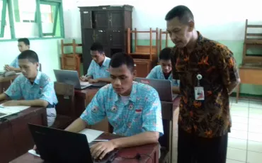 Photo USBN SMKN 52 Jakarta Th. 2019 106 whatsapp_image_2019_03_14_at_07_19_411