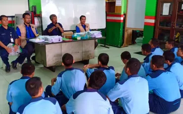 Foto Kegiatan Uji Sertifikasi LSP P1 Tek. Kend. Ringan Th. 2019 23 whatsapp_image_2019_04_08_at_08_20_04