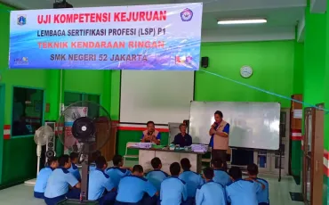 Foto Kegiatan Uji Sertifikasi LSP P1 Tek. Kend. Ringan Th. 2019 24 whatsapp_image_2019_04_08_at_08_20_37