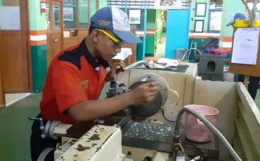 Photo Uji Sertifikasi LSP P1 Teknik Pemesinan Th. 2019 21 whatsapp_image_2019_04_09_at_07_59_09