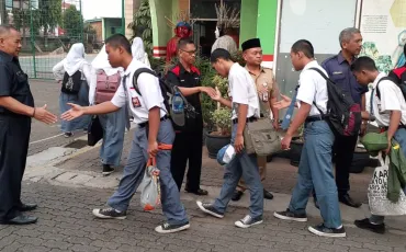 Foto Kegiatan Berwarnanya SMKN 52_Th. 2019_1 12 whatsapp_image_2019_09_17_at_06_30_54