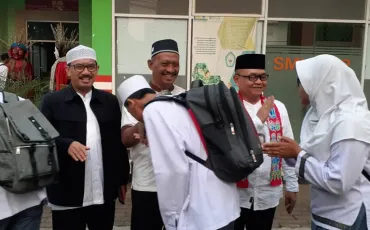 Foto Kegiatan Berwarnanya SMKN 52_Th. 2019_1 27 whatsapp_image_2019_09_20_at_06_11_56