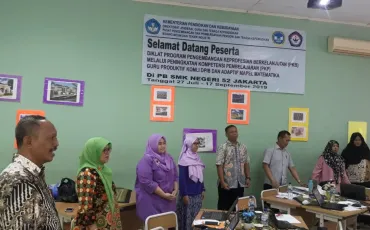 Photo Kegiatan PKB Mapel Matematika di SMKN 52 5 whatsapp_image_2019_09_21_at_13_27_53