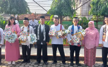 Foto Kegiatan Peringatan Hari Guru Nasional 7 ~blog/2024/11/25/whatsapp_image_2024_11_25_at_07_23_53