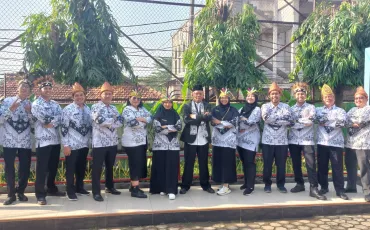 Foto Kegiatan Peringatan Hari Guru Nasional 6 ~blog/2024/11/25/whatsapp_image_2024_11_25_at_07_39_17