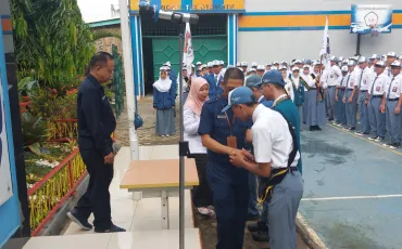 Foto Kegiatan Sertijab Pengurus OSIS Periode 2023/20224 kepada  Pengurus OSIS Terpilih Periode 2024/20225 17 ~blog/2024/11/4/whatsapp_image_2024_11_04_at_07_01_57__copy