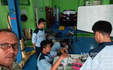 Foto Kegiatan PELATIHAN LKS TKR 2025 2 ~blog/2025/2/17/whatsapp_image_2025_02_05_at_17_44_37