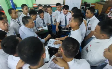 Foto Kegiatan Pendalaman Materi untuk Persiapan USK 2025 Jurusan TKR 2 ~blog/2025/2/18/whatsapp_image_2025_02_18_at_07_18_58
