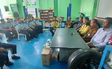 Foto Kegiatan UJI SERTIFIKASI KOMPETENSI TKR (SKEMA OKUPASI: ELETRICAL JUNIOR TECHNICIAN) 4 ~blog/2025/2/20/whatsapp_image_2025_02_20_at_08_03_02_1