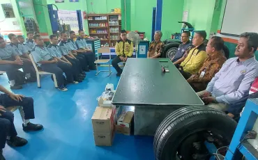 Foto Kegiatan UJI SERTIFIKASI KOMPETENSI TKR (SKEMA OKUPASI: ELETRICAL JUNIOR TECHNICIAN) 5 ~blog/2025/2/20/whatsapp_image_2025_02_20_at_08_03_02_2