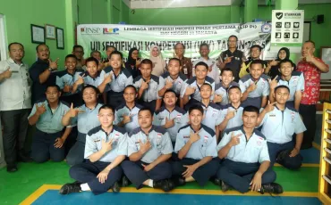 Foto Kegiatan UJI SERTIFIKASI KOMPETENSI TKR (SKEMA OKUPASI: ELETRICAL JUNIOR TECHNICIAN) 9 ~blog/2025/2/20/whatsapp_image_2025_02_20_at_08_47_51