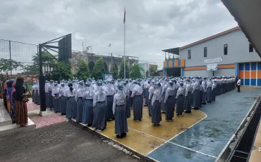 Foto Kegiatan Kegiatan Upacara Peringatan Hari Kartini di SMKN 52 Jakarta 20 ~blog/2025/4/21/whatsapp_image_2025_04_21_at_06_52_27_1