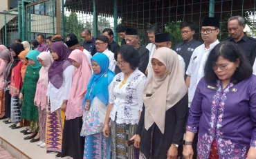Foto Kegiatan Kegiatan Upacara Peringatan Hari Kartini di SMKN 52 Jakarta 14 ~blog/2025/4/21/whatsapp_image_2025_04_21_at_06_54_14_1