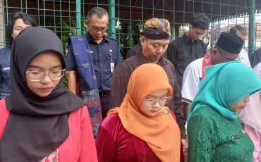 Foto Kegiatan Kegiatan Upacara Peringatan Hari Kartini di SMKN 52 Jakarta 15 ~blog/2025/4/21/whatsapp_image_2025_04_21_at_06_54_15