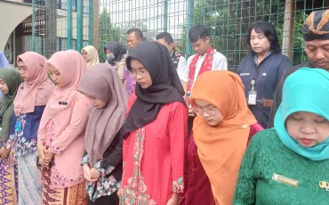 Foto Kegiatan Kegiatan Upacara Peringatan Hari Kartini di SMKN 52 Jakarta 16 ~blog/2025/4/21/whatsapp_image_2025_04_21_at_06_54_17