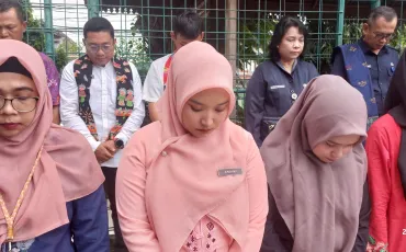 Foto Kegiatan Kegiatan Upacara Peringatan Hari Kartini di SMKN 52 Jakarta 17 ~blog/2025/4/21/whatsapp_image_2025_04_21_at_06_54_18