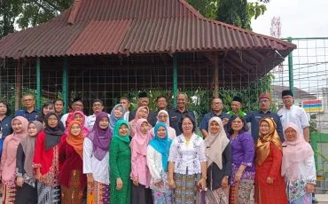 Foto Kegiatan Kegiatan Upacara Peringatan Hari Kartini di SMKN 52 Jakarta 10 ~blog/2025/4/21/whatsapp_image_2025_04_21_at_11_01_29