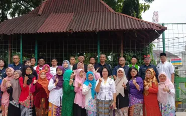 Foto Kegiatan Kegiatan Upacara Peringatan Hari Kartini di SMKN 52 Jakarta 9 ~blog/2025/4/21/whatsapp_image_2025_04_21_at_11_01_48
