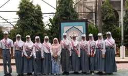 Kegiatan Upacara Peringatan Hari Kartini di SMKN 52 Jakarta